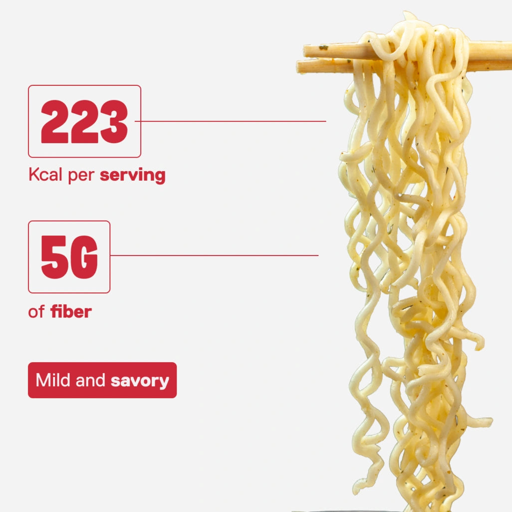 Protein noodles QNT LIIFE Chicken flavor on chopsticks - Authentic texture, mild and savory, 32g protein per pot