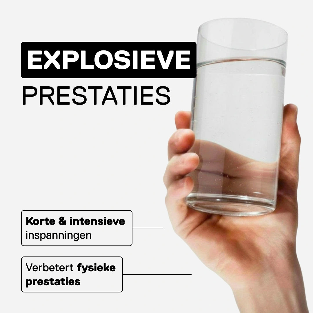 Glas water met QNT Metapure Creatine Monohydrate voor explosieve fysieke prestaties