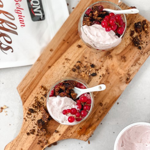 Haver ontbijtkruimel in een kom Haver ontbijtkruimel in een kom